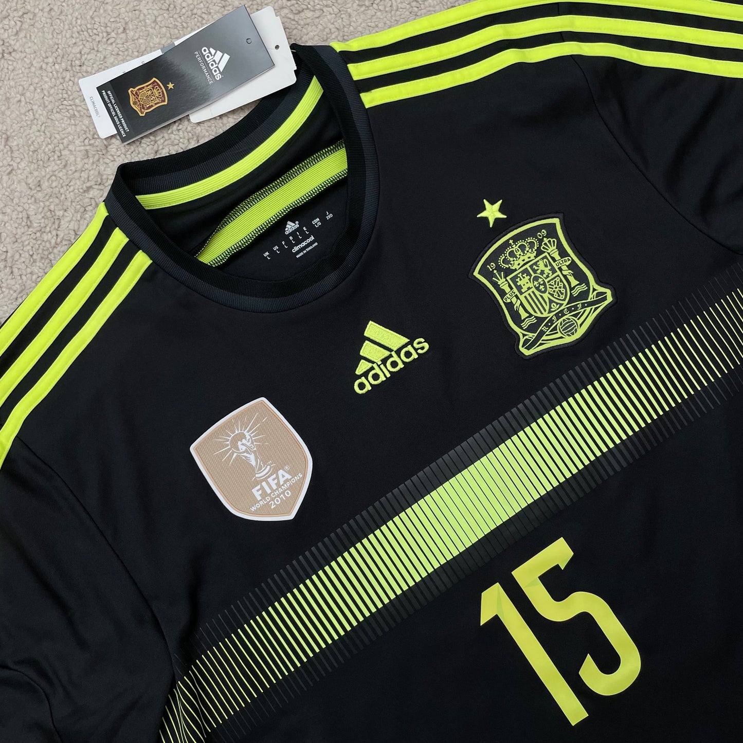Spain 2014 World Cup away x Sergio Ramos #15 (L) *BRAND NEW WITH TAGS