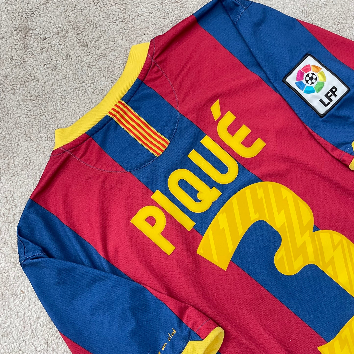 Barcelona 2010/11 home x Gerard Piqué #3 (M)