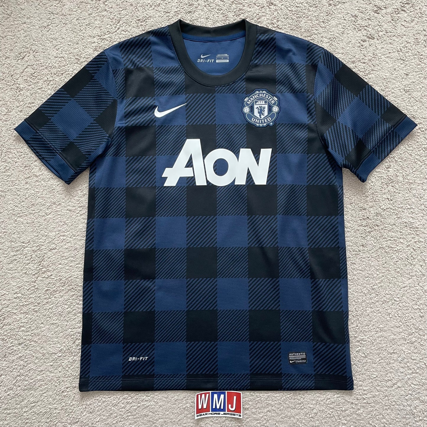 Manchester United 2013/14 away x Chicharito Hernandez (L)