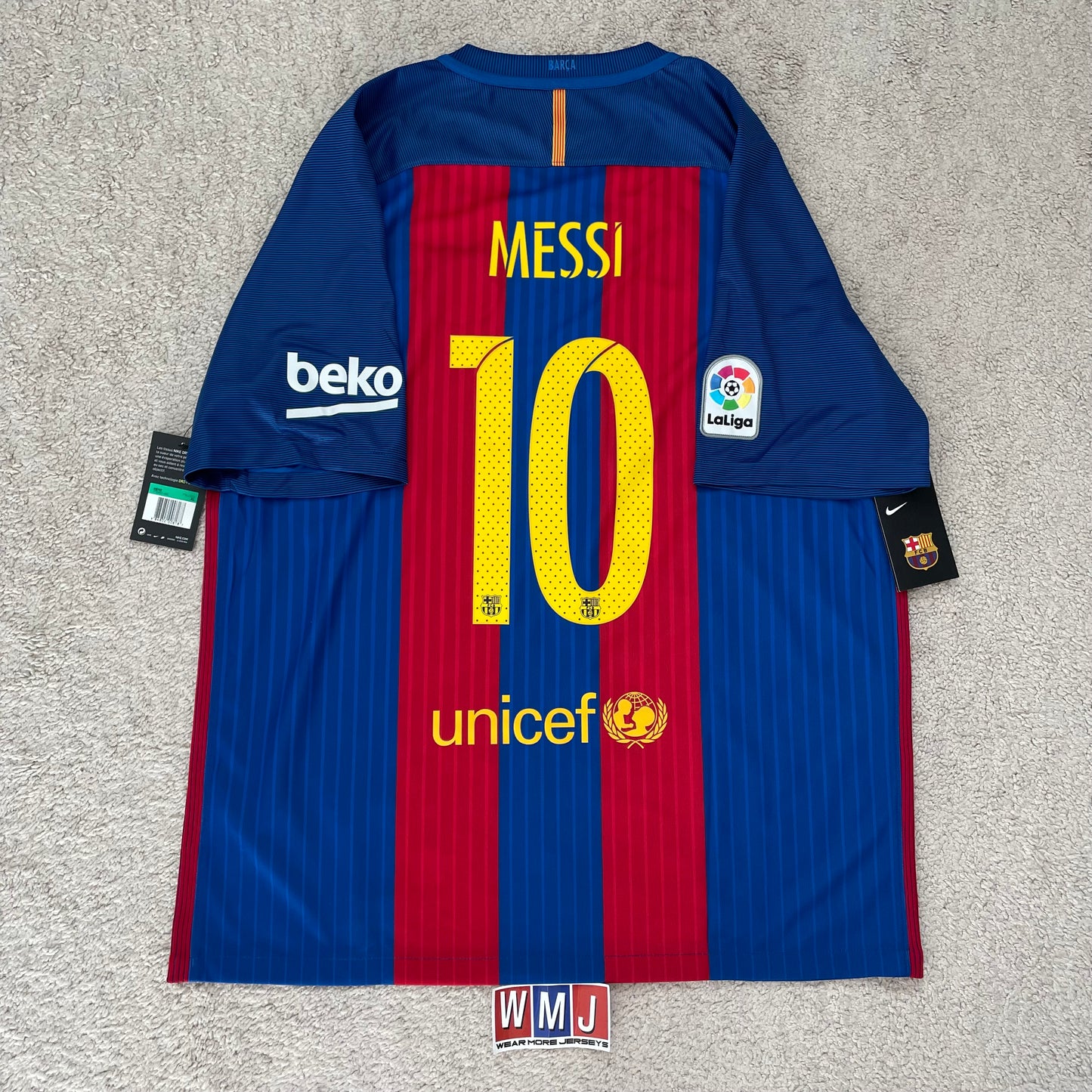 Barcelona 2016/17 home x Messi #10 (XL) *BRAND NEW WITH TAGS