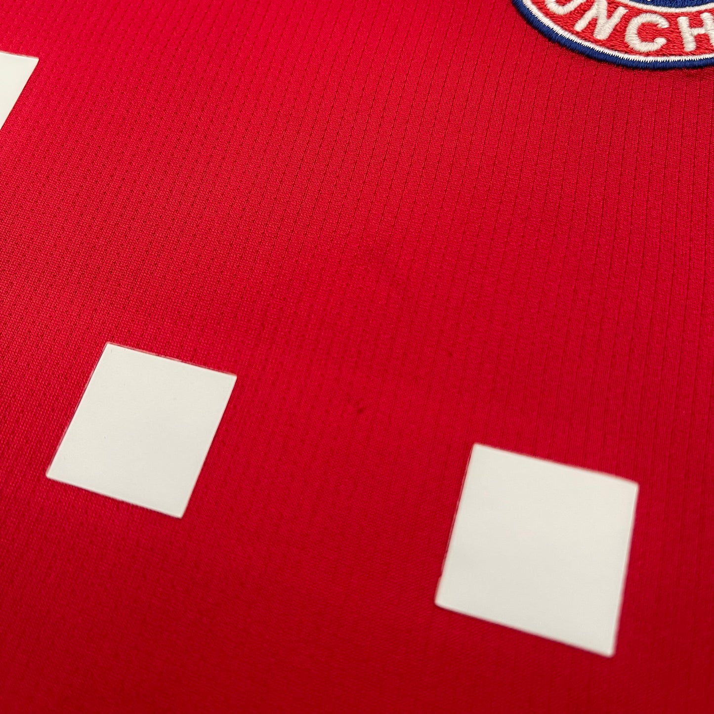 Bayern Munich 2015/16 home x Arjen Robben #10 (L)