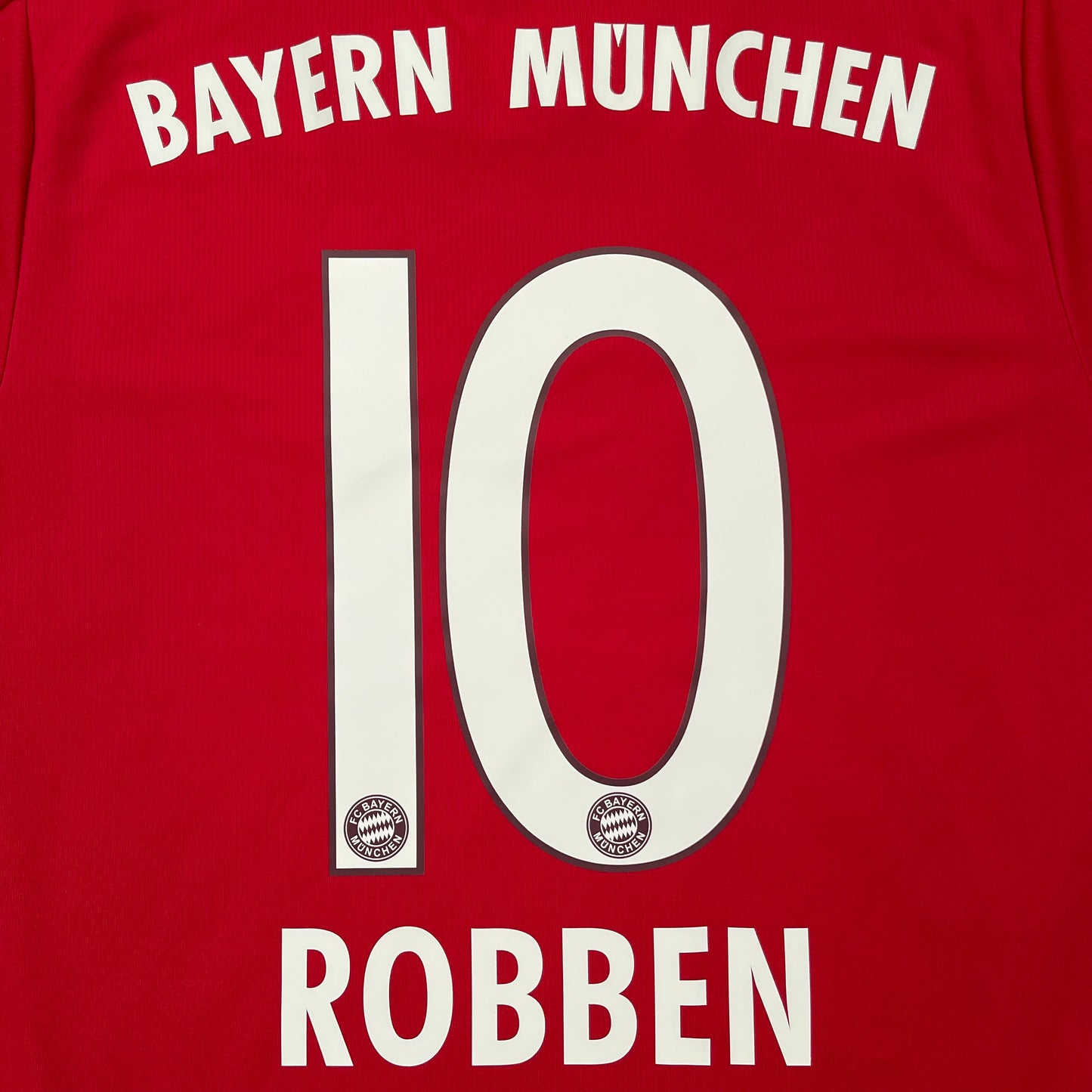 Bayern Munich 2015/16 home x Arjen Robben #10 (L)