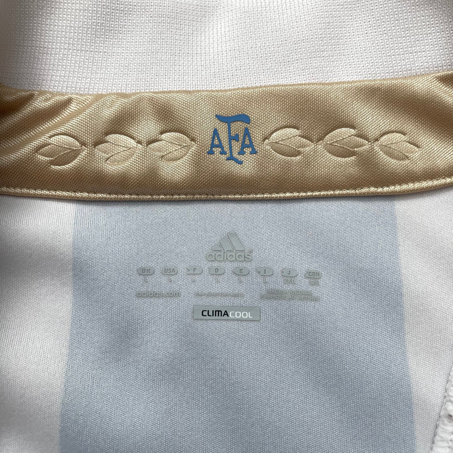 Argentina 2011 Copa America home x Messi #10 (L)