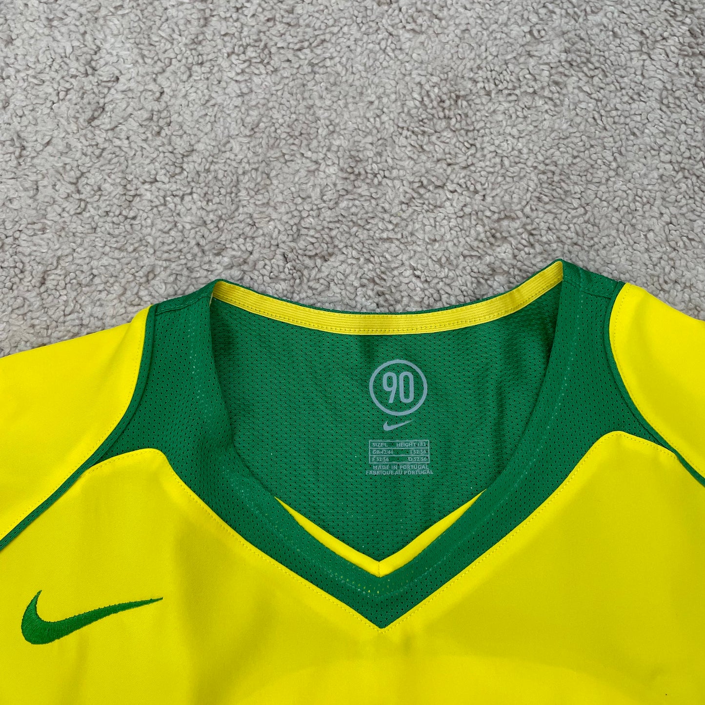 Brazil 2004/05 home x Roberto Carlos #6 (L)