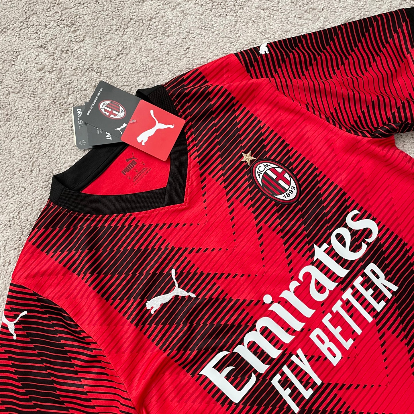 AC Milan 2023/24 home x Christian Pulisic #11 (M) *BRAND NEW WITH TAGS