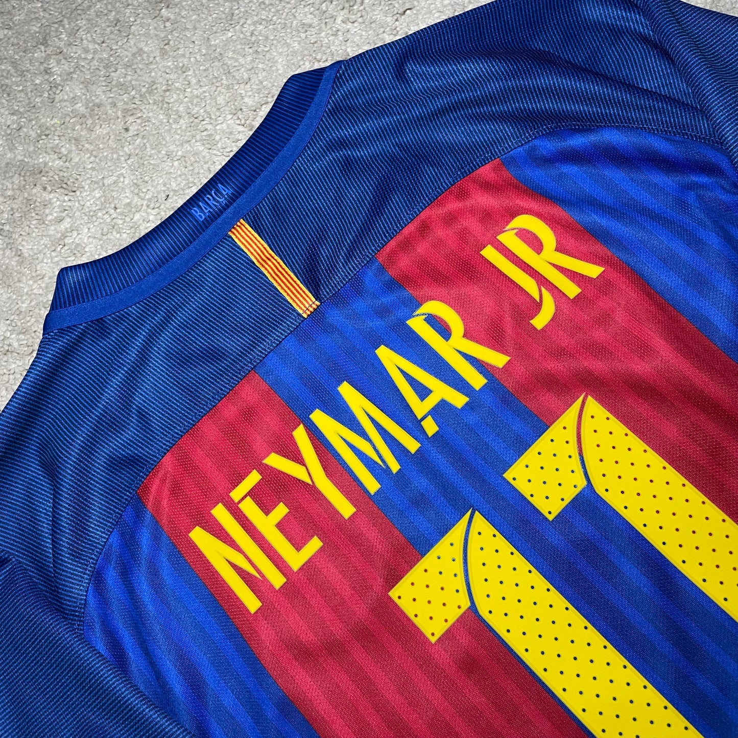 Barcelona 2016/17 home x Neymar Jr #11 (L)