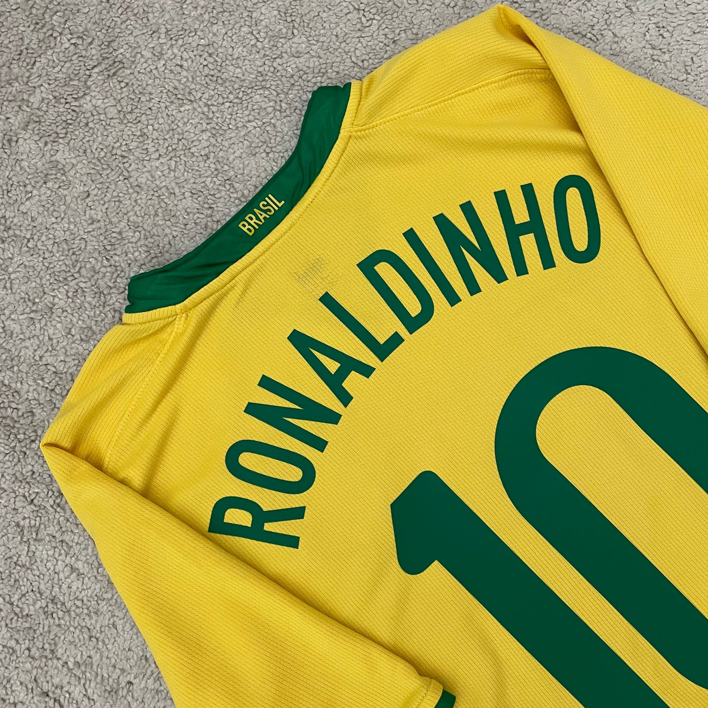 Brazil 2008/2009/2010 home x Ronaldinho #10 (M)