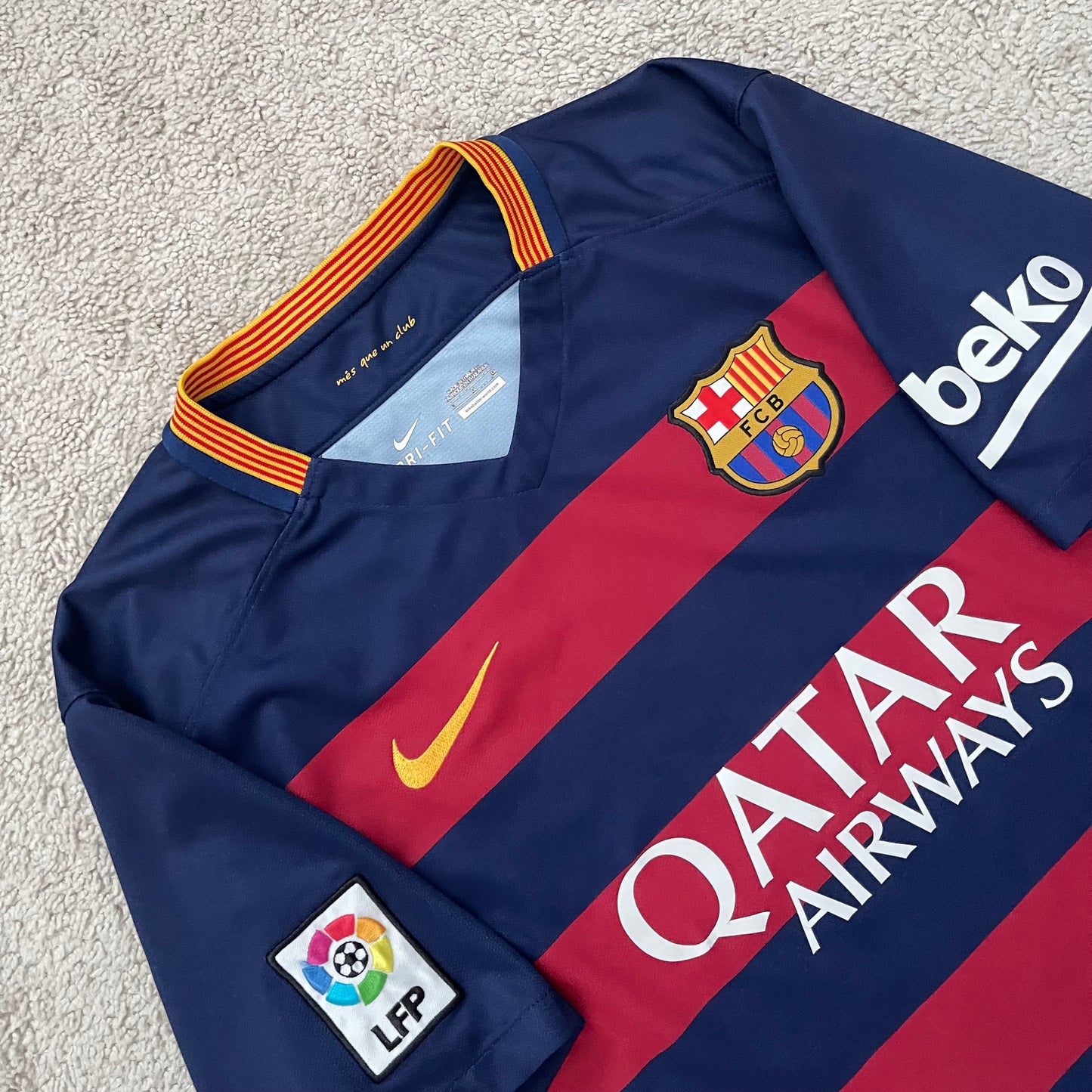Barcelona 2015/16 home x Luis Suarez #9 (L)
