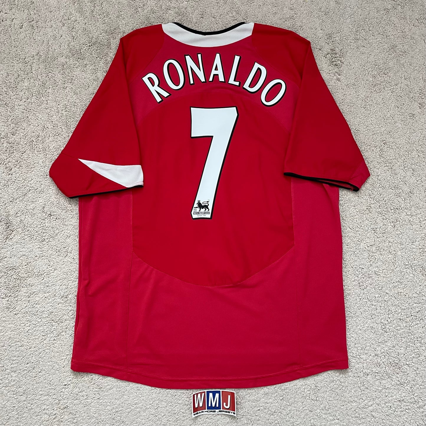 Manchester United 2004/2005/2006 home x Ronaldo #7 (L, RUNS BIG)