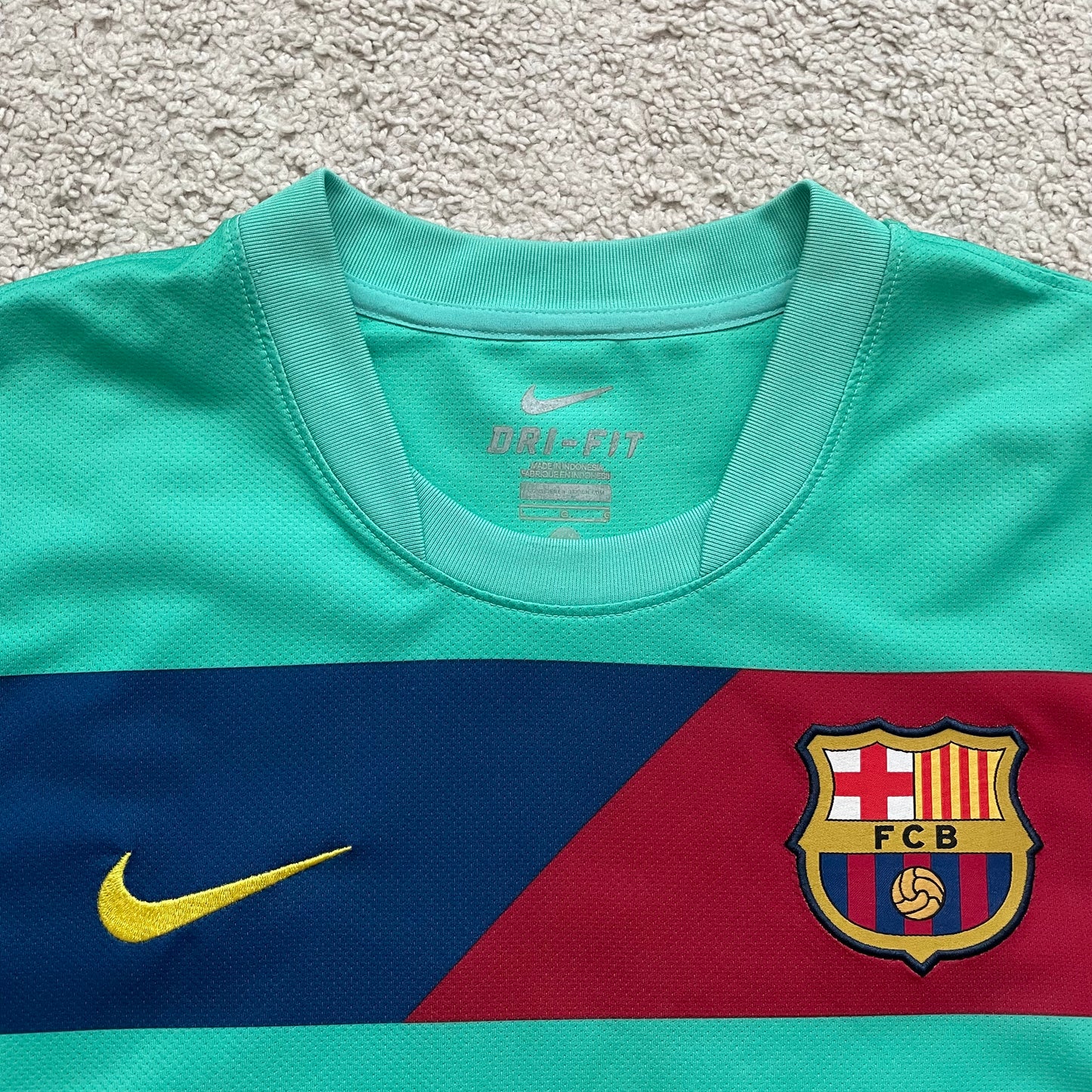 Barcelona 2010/11 away x Messi #10 (L)