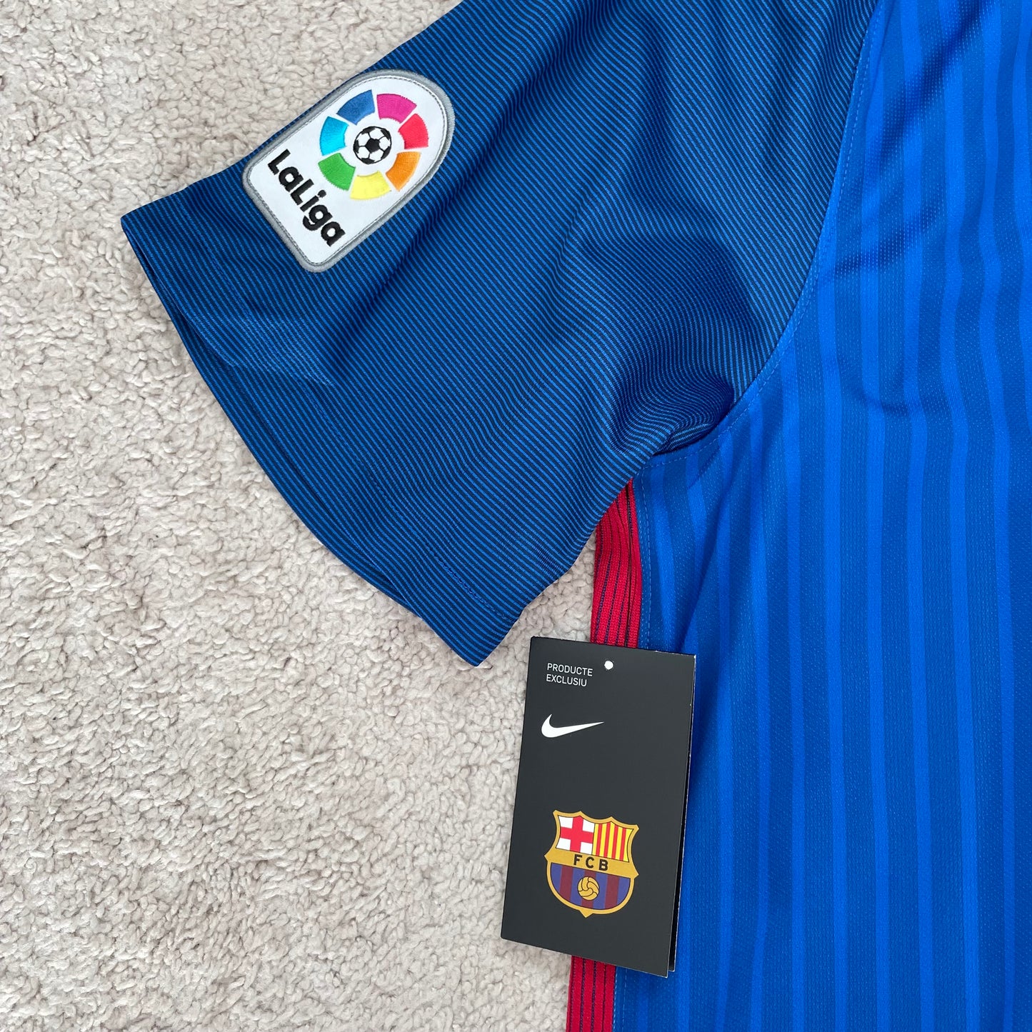 Barcelona 2016/17 home x Messi #10 (XL) *BRAND NEW WITH TAGS