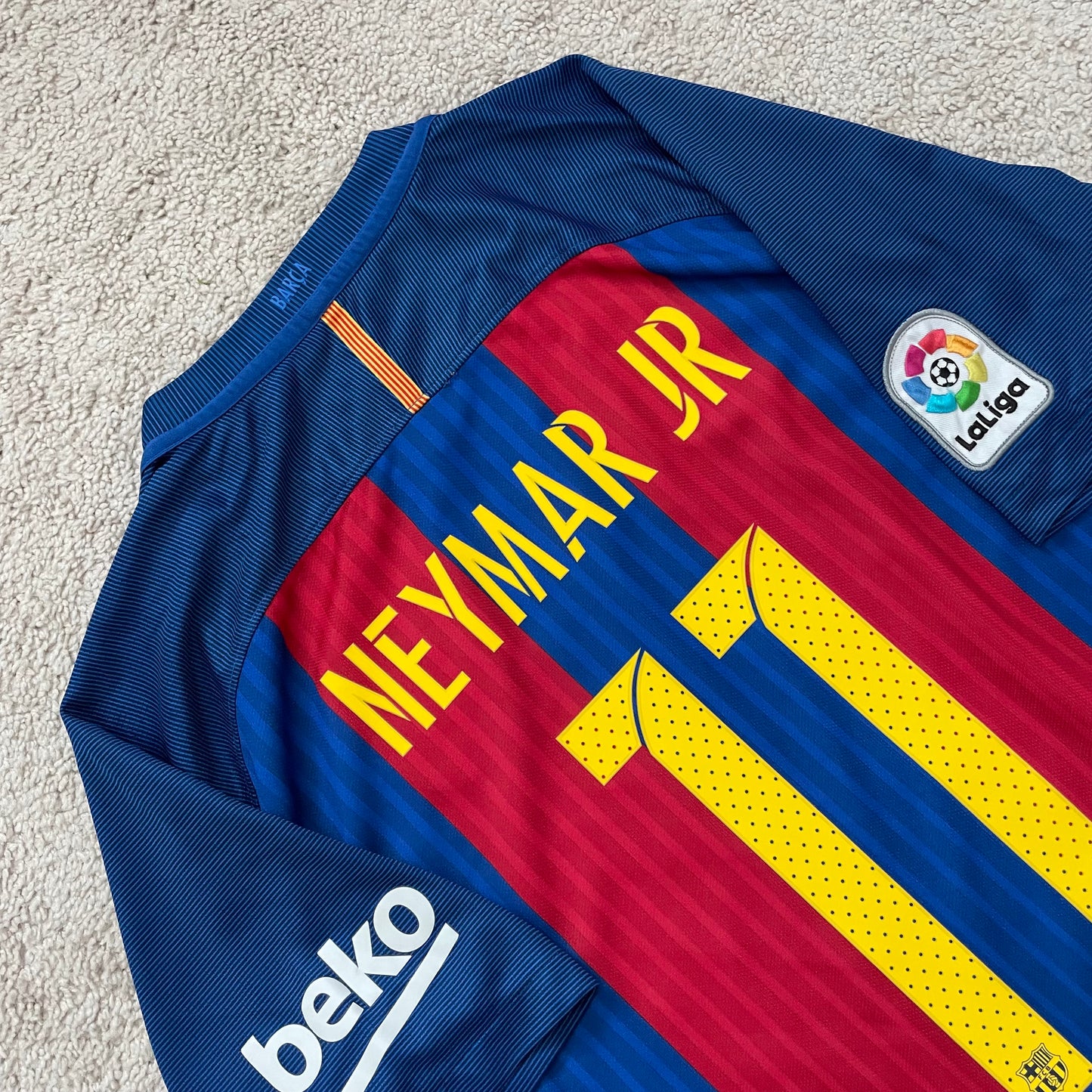 Barcelona 2016/17 home x Neymar Jr #11 (L)
