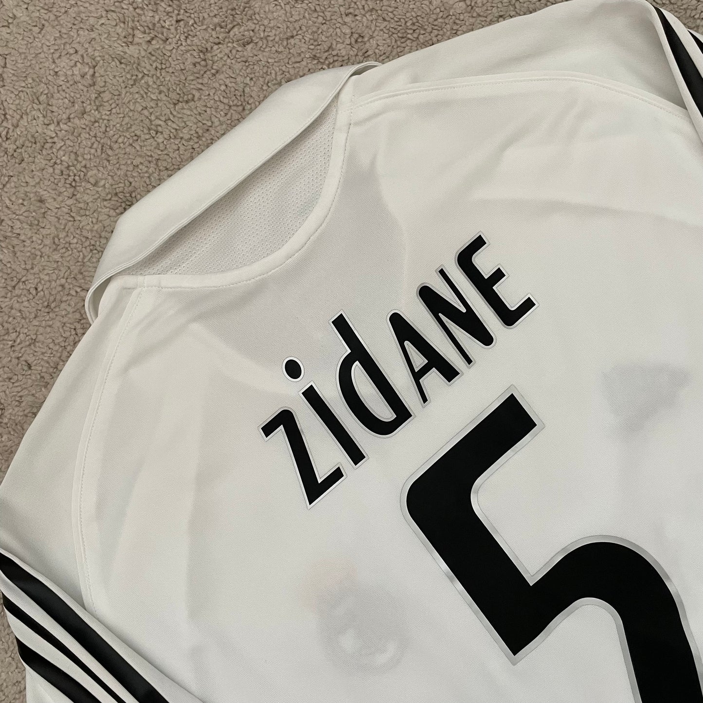 Real Madrid 2005/06 home x Zinedine Zidane #5 (L)