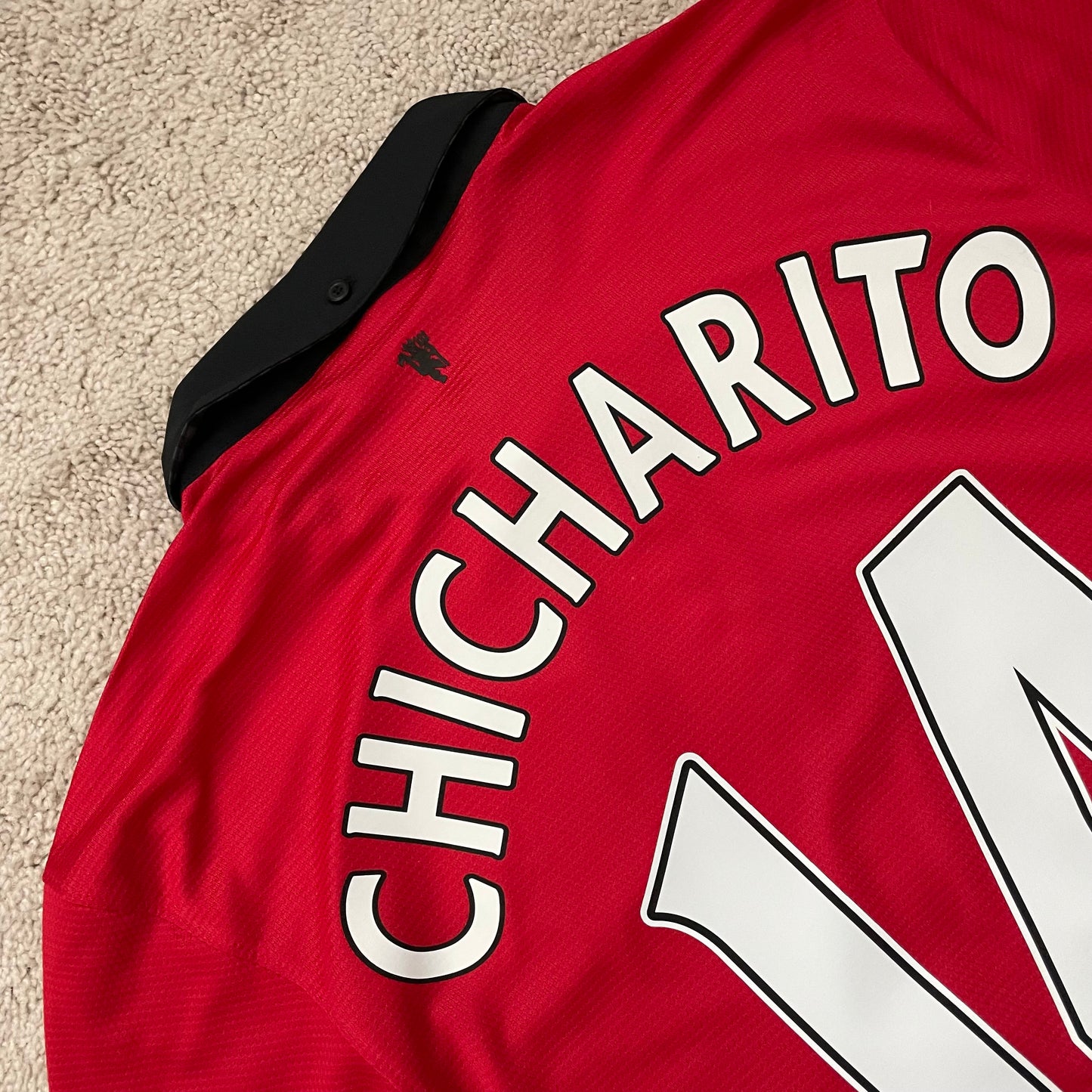 Manchester United 2013/14 home x Chicharito Hernandez #14 (S) *BRAND NEW WITH TAGS