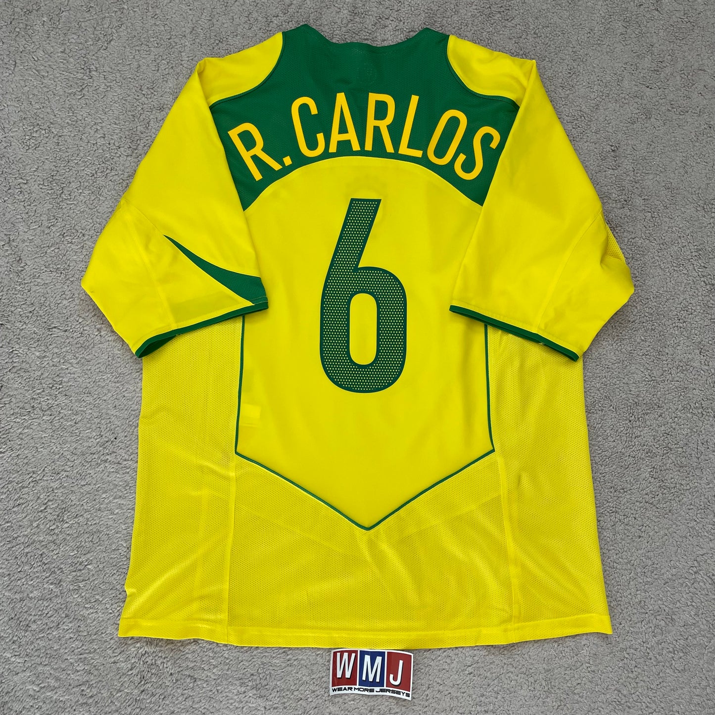 Brazil 2004/05 home x Roberto Carlos #6 (L)