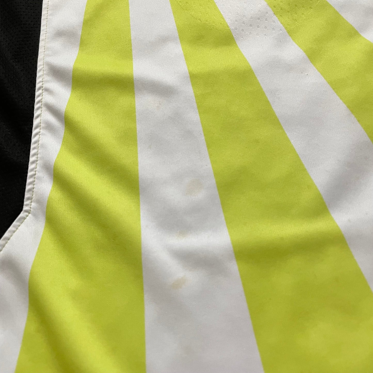 Chivas de Guadalajara 2008/09 away x Chicharito Hernandez #14 (L)