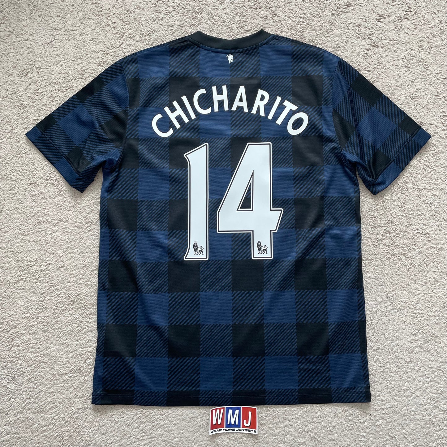 Manchester United 2013/14 away x Chicharito Hernandez (L)