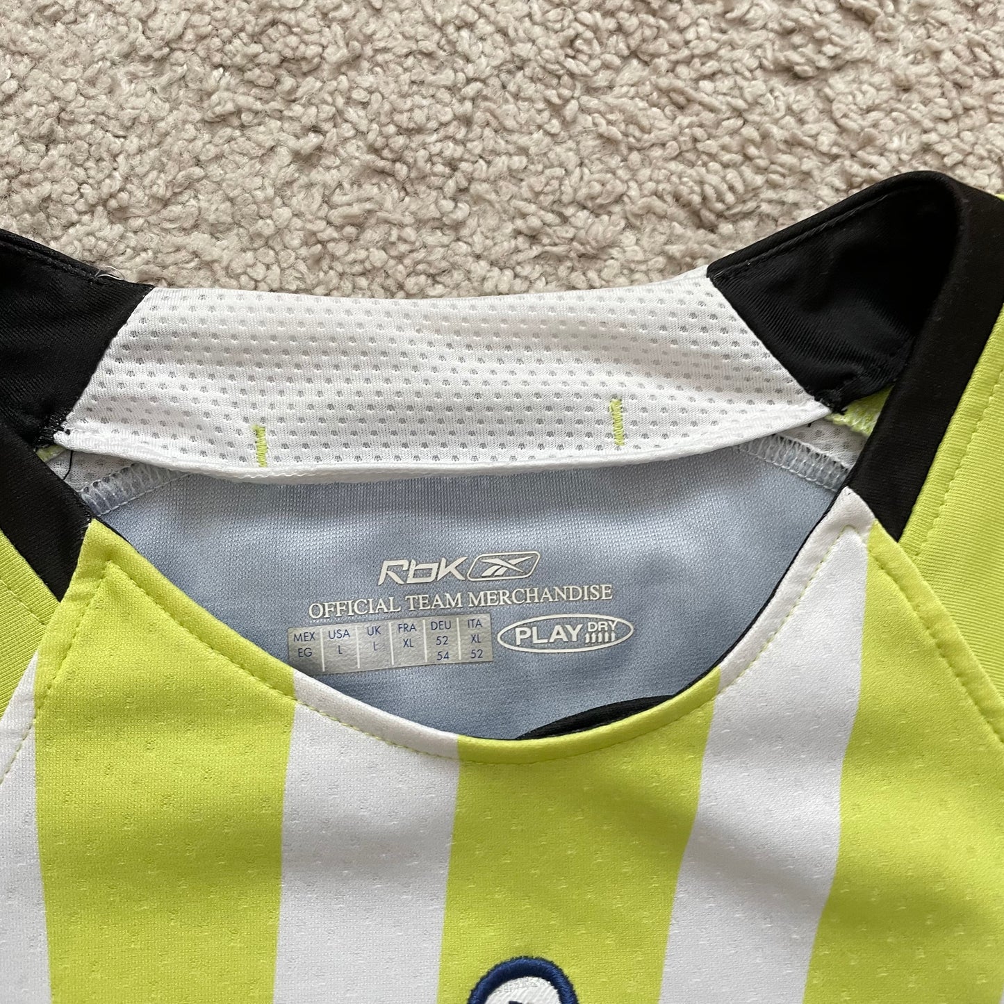 Chivas de Guadalajara 2008/09 away x Chicharito Hernandez #14 (L)