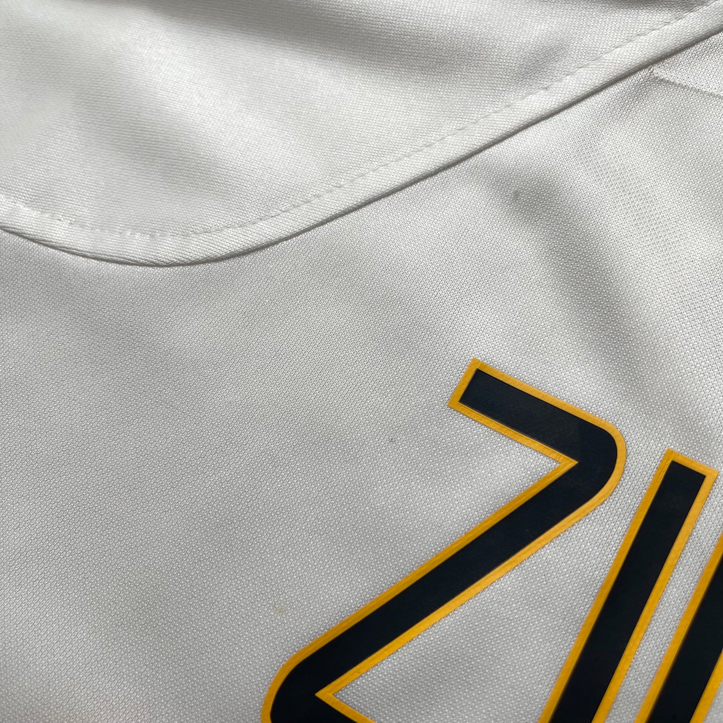Real Madrid 2004/05 home x Zinedine Zidane #5 (L)