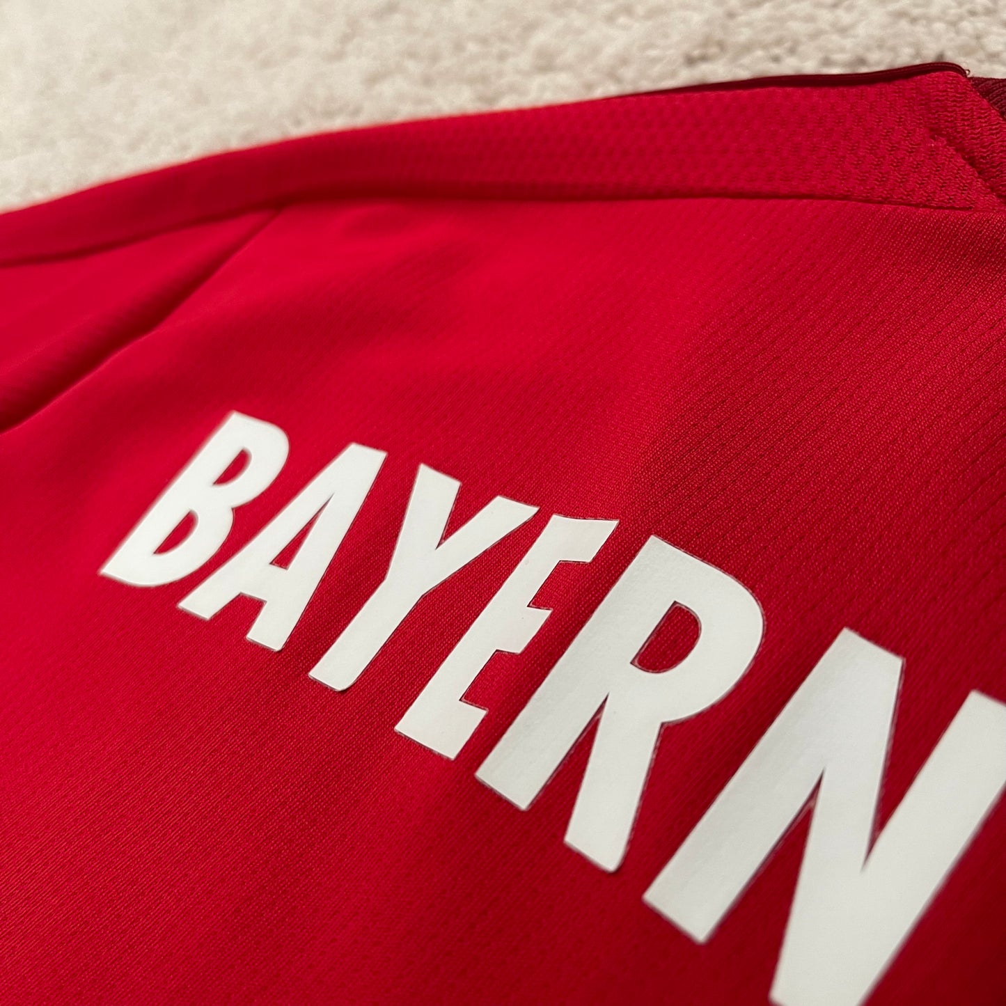 Bayern Munich 2015/16 home x Arjen Robben #10 (L)