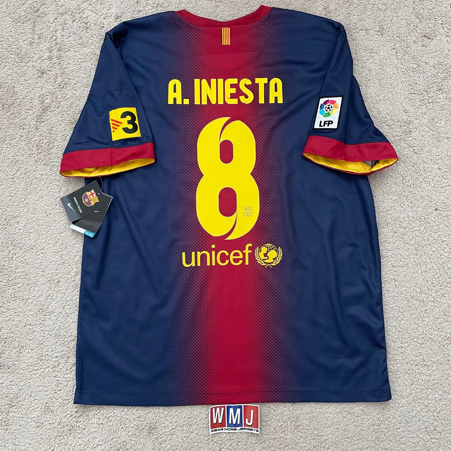 Barcelona 2012/13 home x Andres Iniesta #8 (XL) *BRAND NEW WITH TAGS