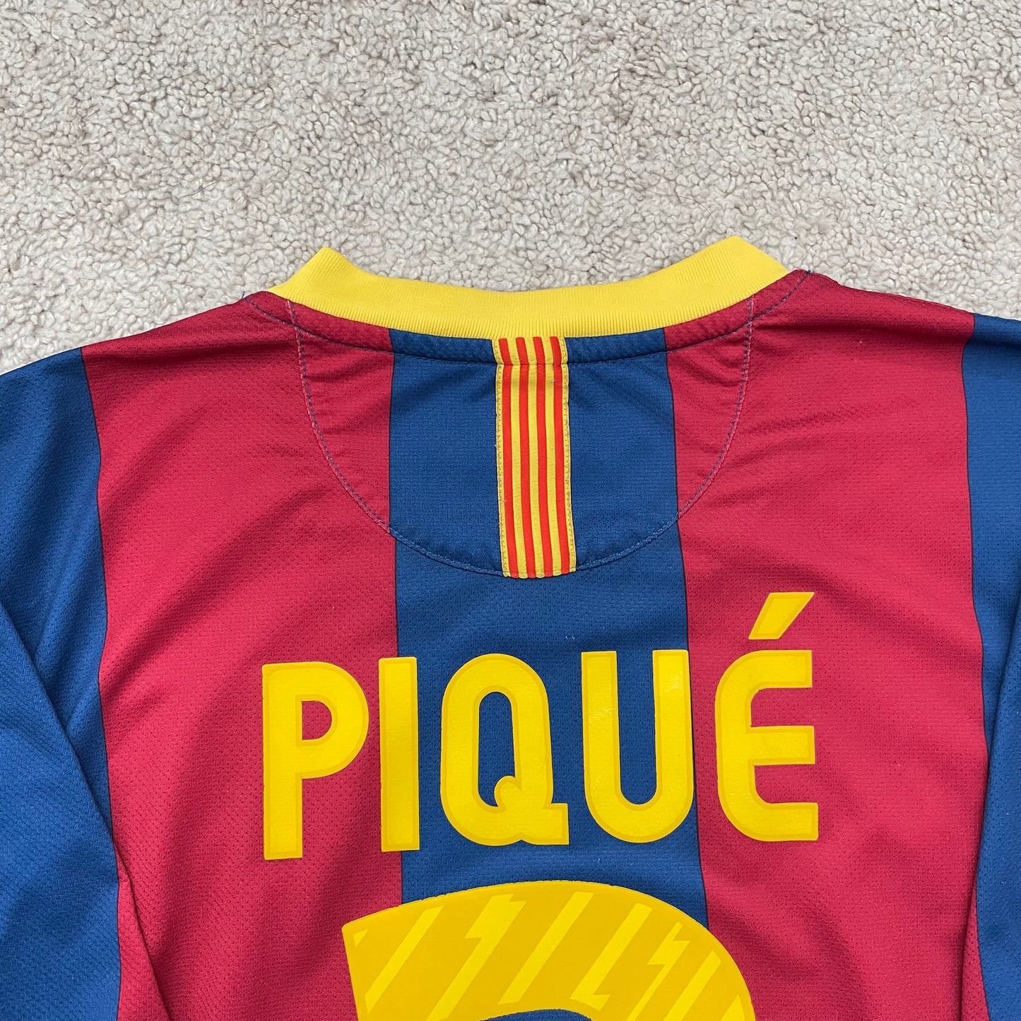 Barcelona 2010/11 home x Gerard Piqué #3 (M)