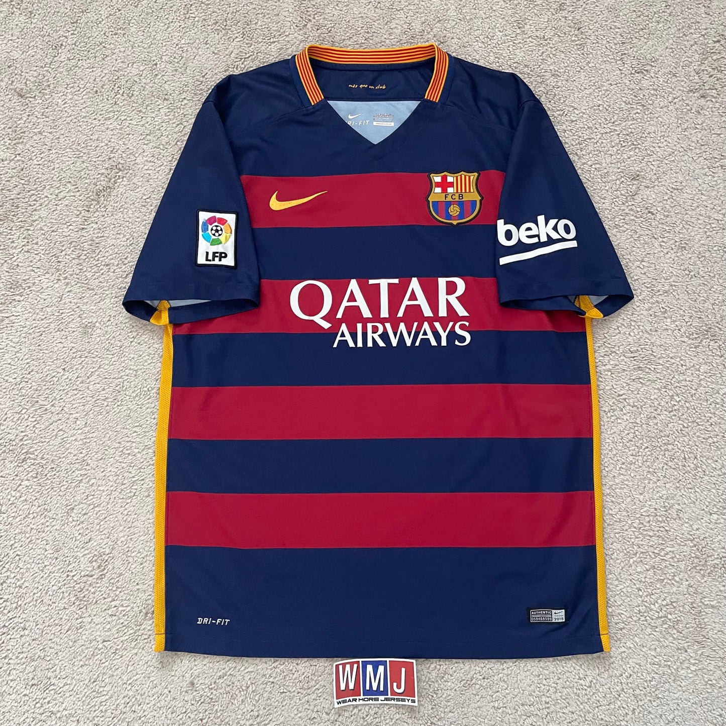 Barcelona 2015/16 home x Luis Suarez #9 (L)