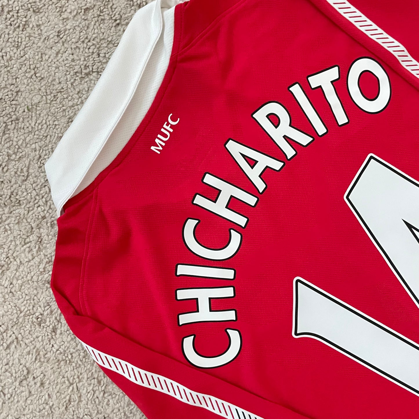 Manchester United 2010/11 home x Chicharito #14 (M)