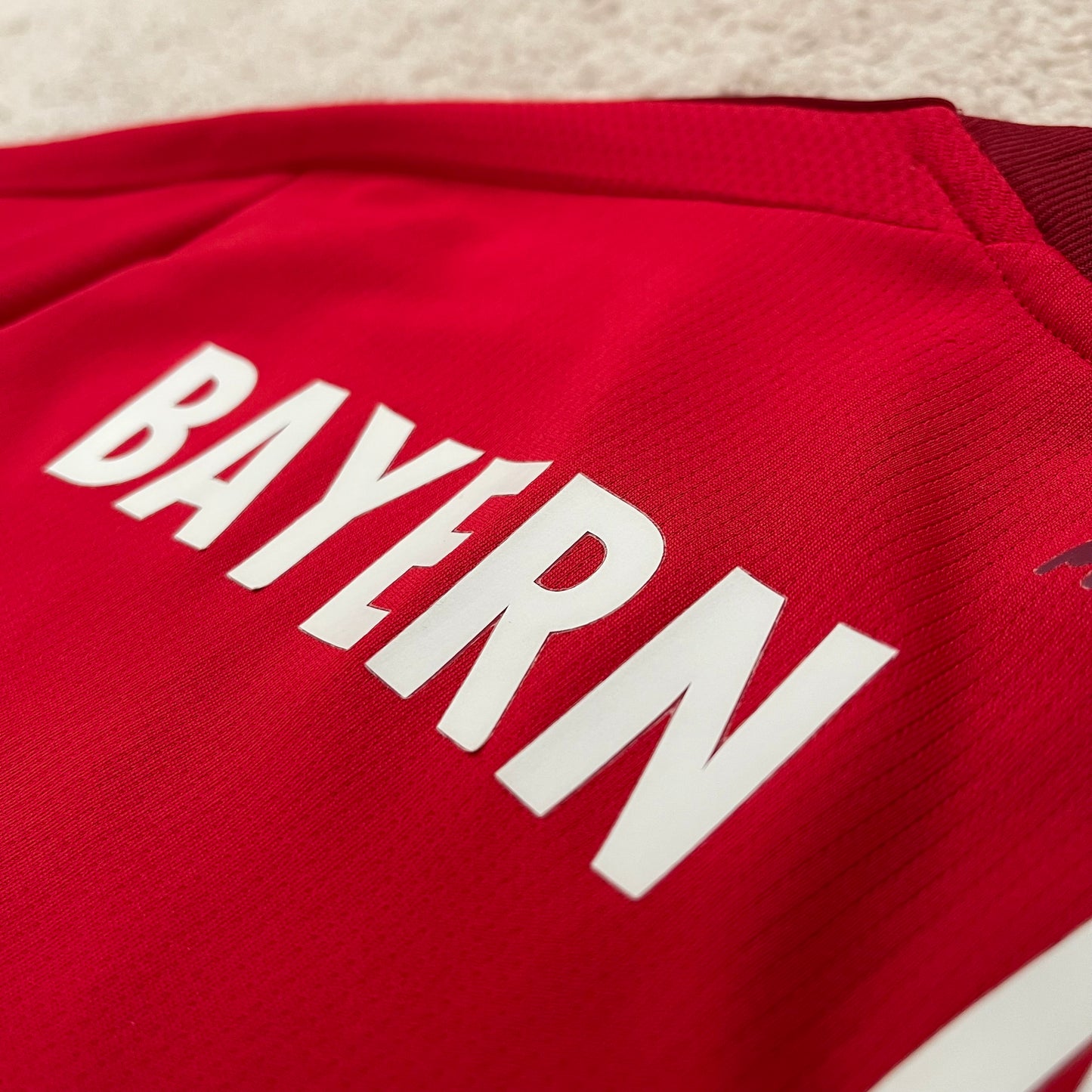 Bayern Munich 2015/16 home x Arjen Robben #10 (L)
