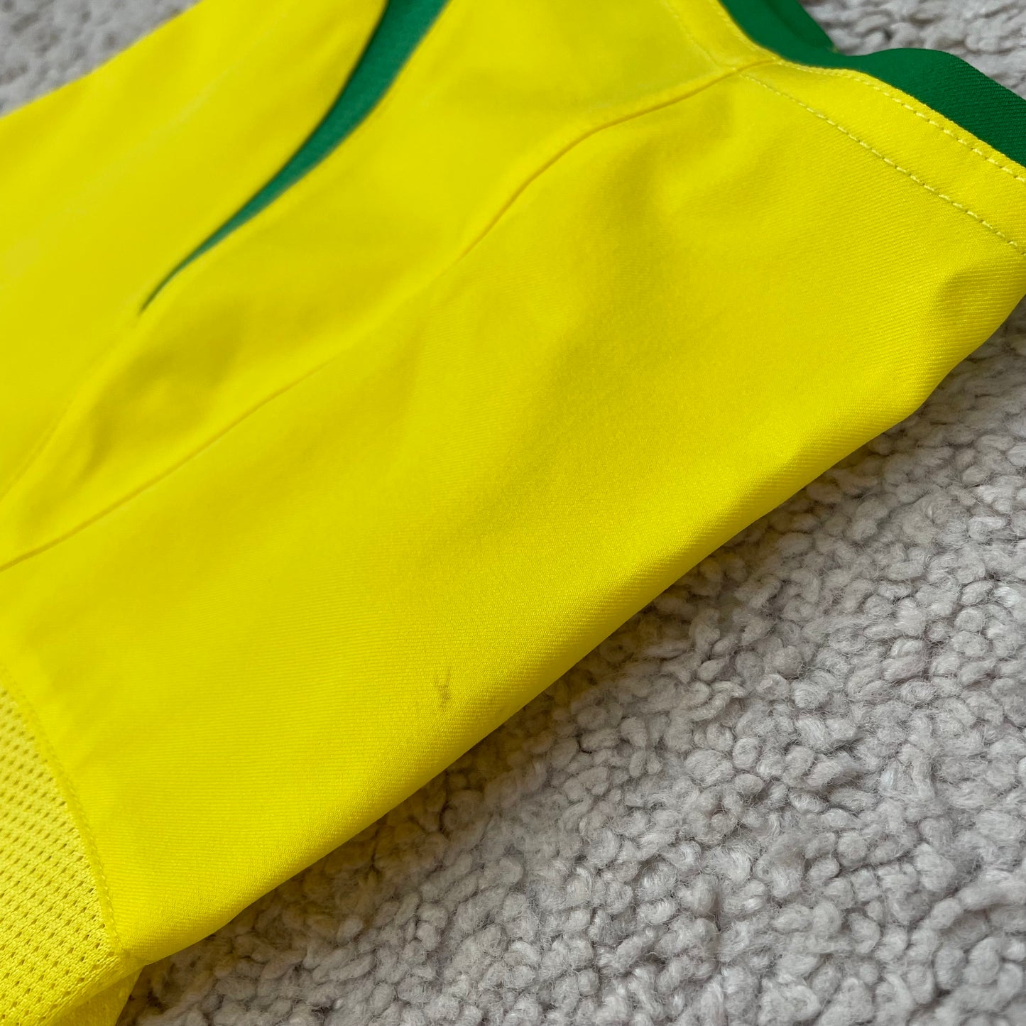 Brazil 2004/05 home x Roberto Carlos #6 (L)