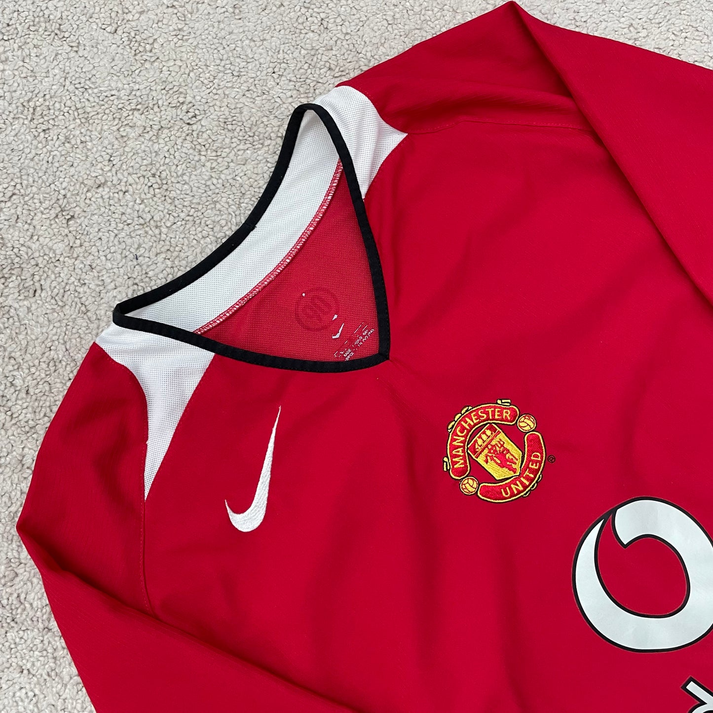 Manchester United 2004/2005/2006 home x Ronaldo #7 (L, RUNS BIG)