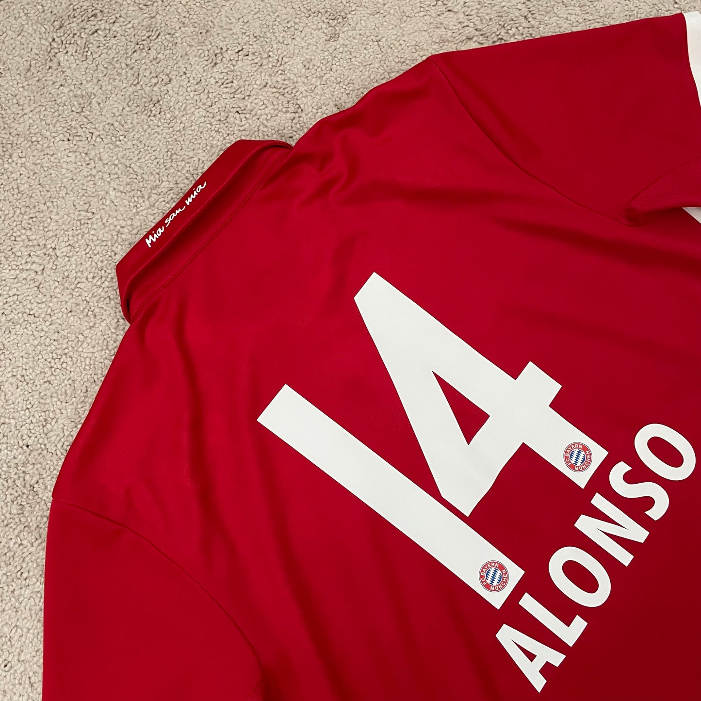 Bayern Munich 2016/17 home x Xabi Alonso #14 (L)