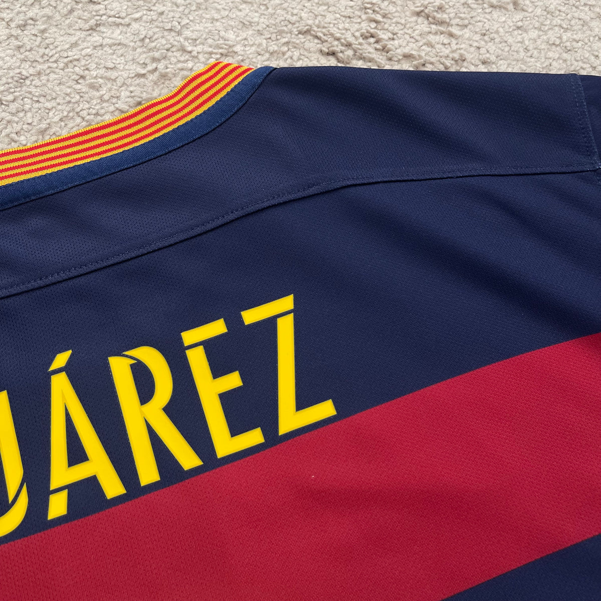 Barcelona 2015/16 home x Luis Suarez #9 (L)