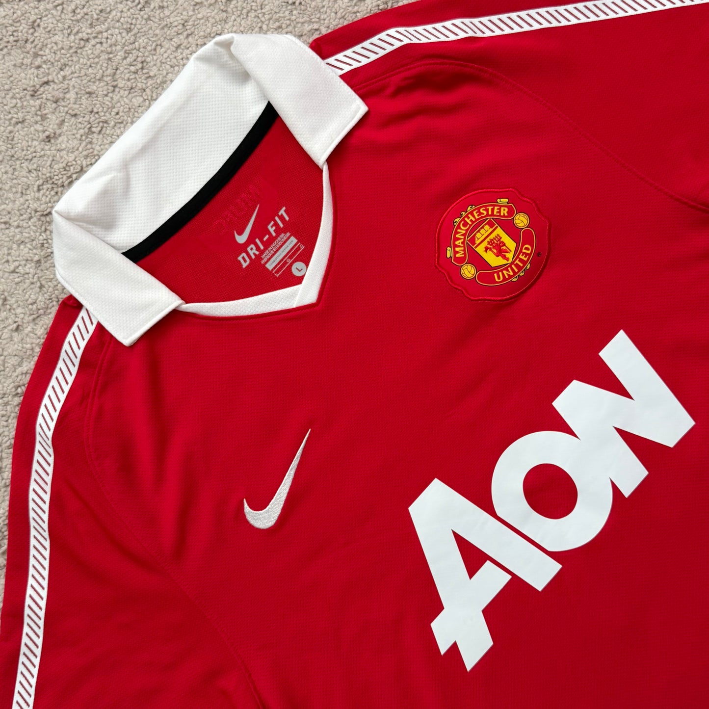Manchester United 2010/11 home x Chicharito #14 (L)