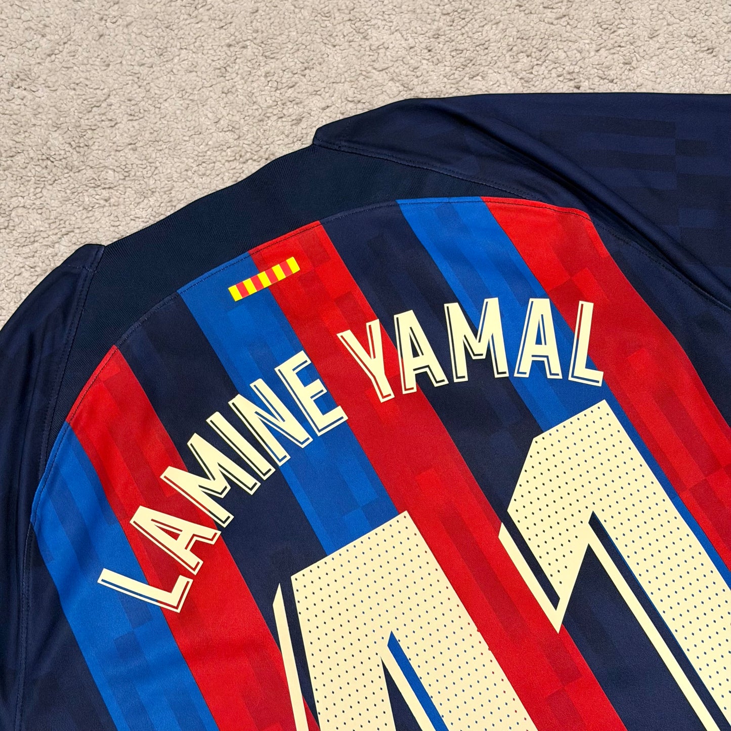 Barcelona 2022/23 home x Lamine Yamal #41 (XXL)