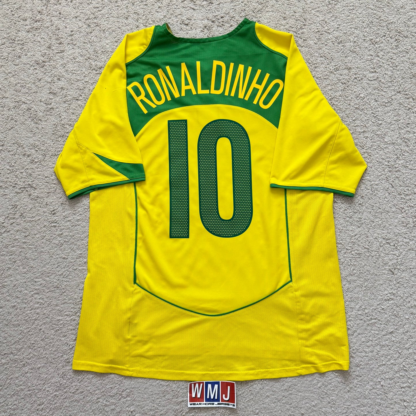 Brazil 2004/06 home x Ronaldinho #10 (L)