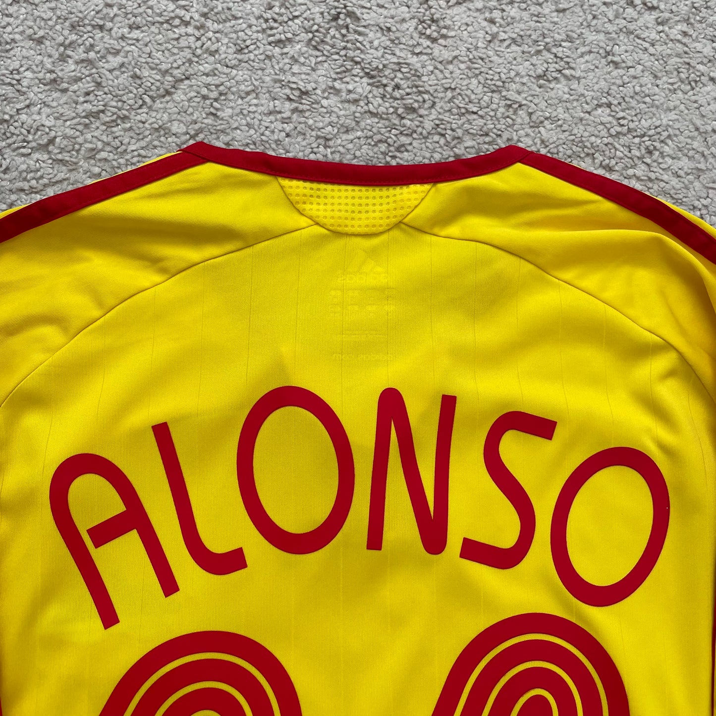 Liverpool 2006/07 away x Xabi Alonso #14 (M)