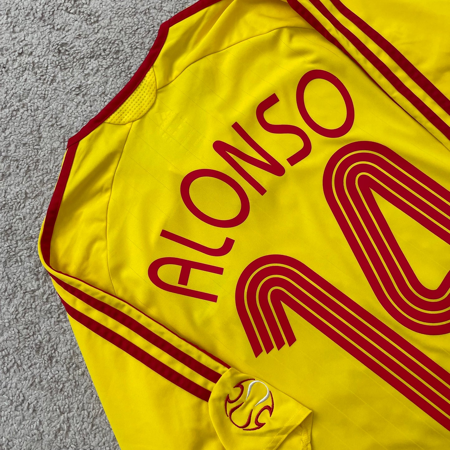 Liverpool 2006/07 away x Xabi Alonso #14 (M)