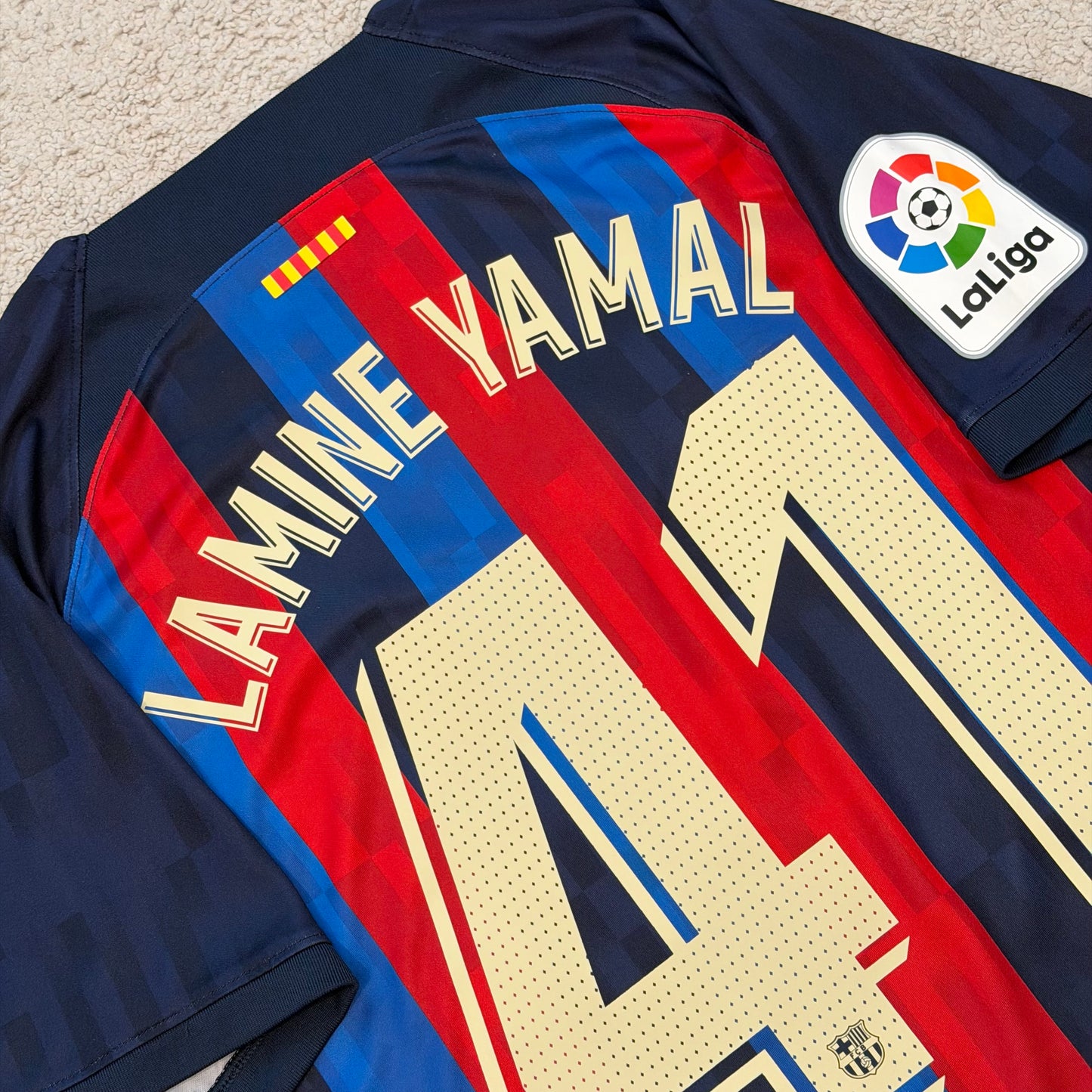 Barcelona 2022/23 home x Lamine Yamal #41 (L)