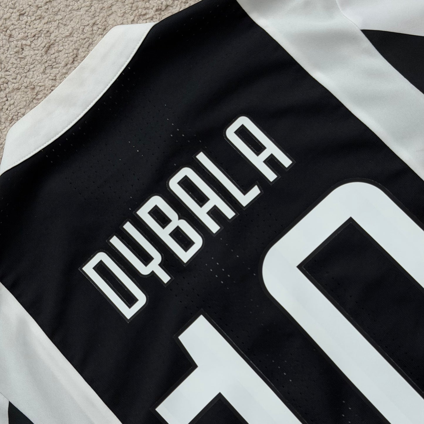 Juventus 2017/18 home PLAYER VERSION x Paulo Dybala #10 (M)