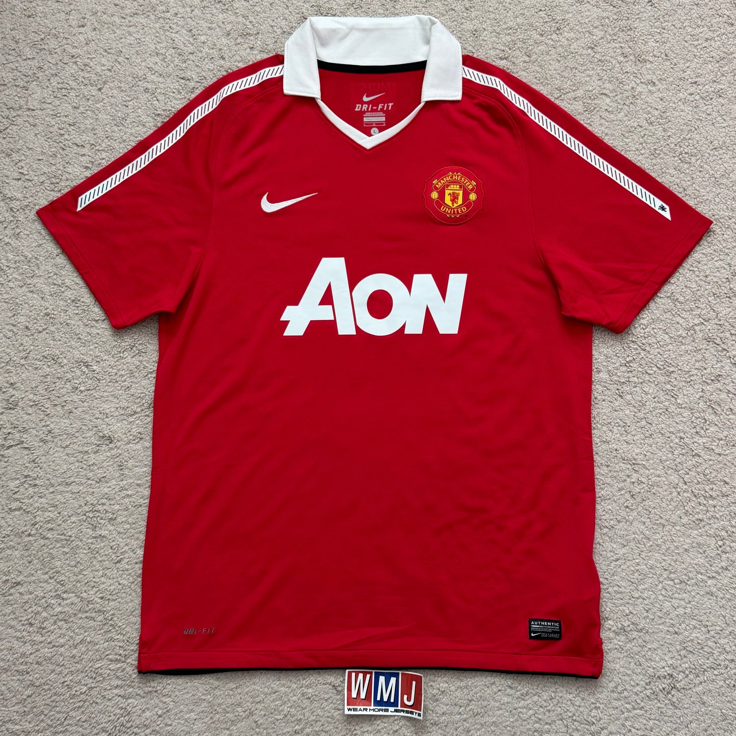 Manchester United 2010/11 home x Chicharito #14 (L)