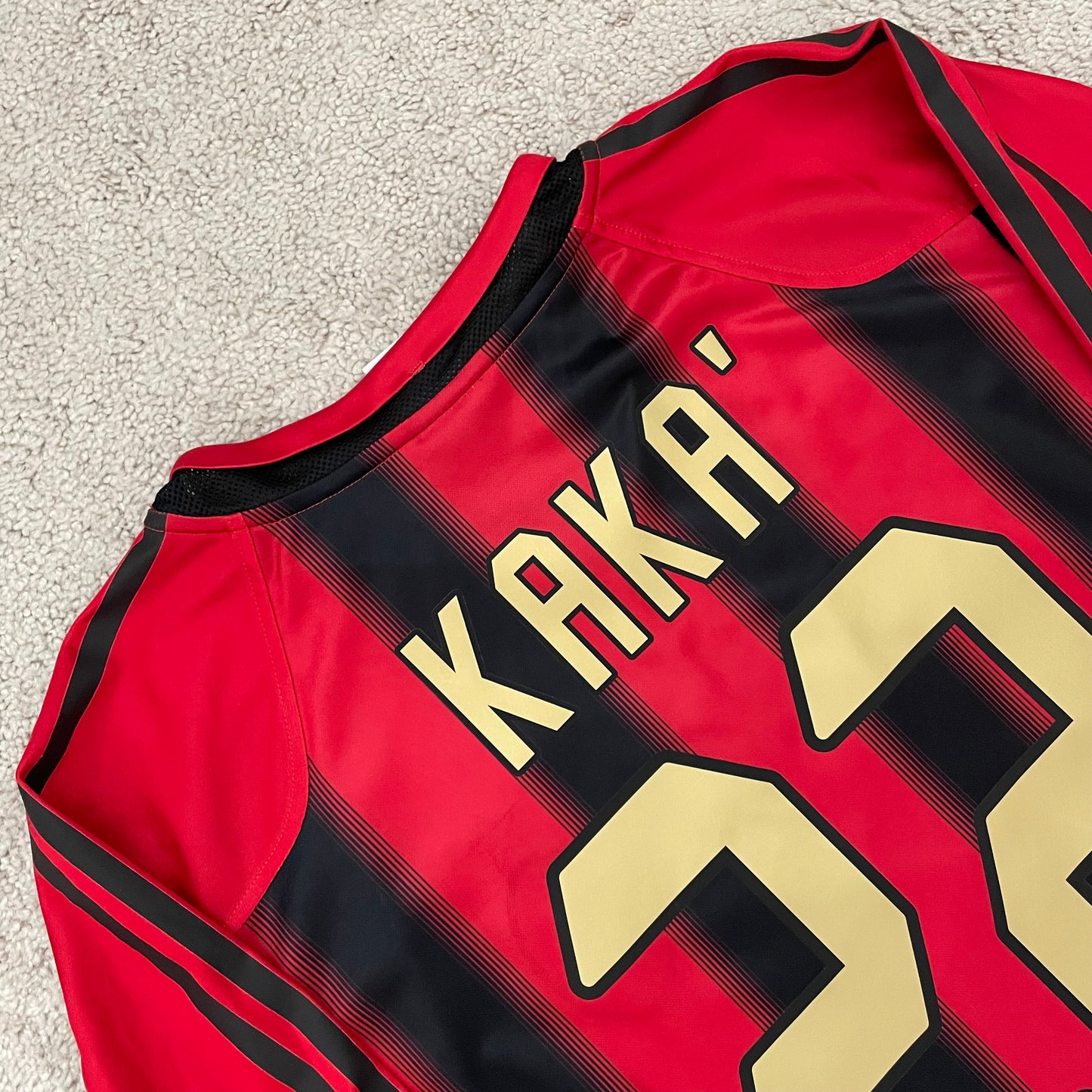 AC Milan 2004/05 home x Ricardo Kaká #22 (L)