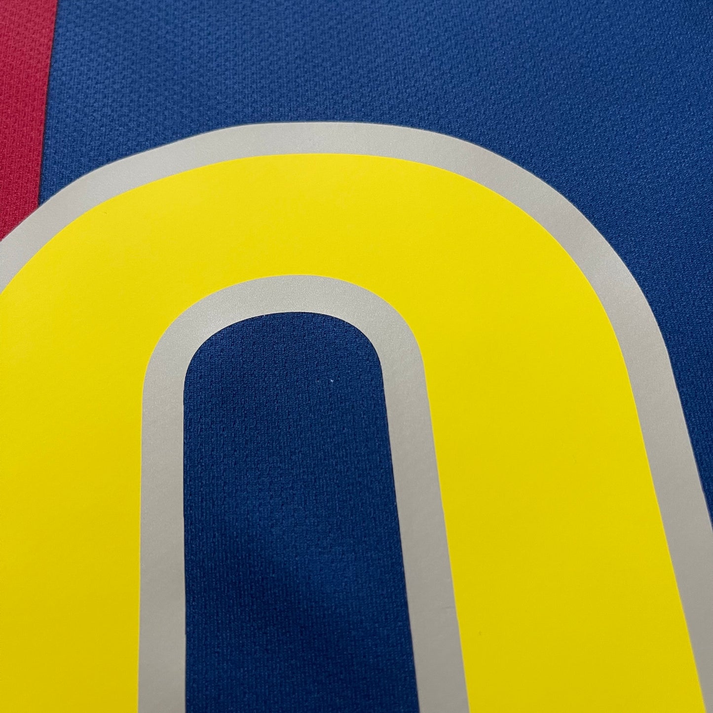 Barcelona 2008/09 home x Messi #10 (XL) *small hole on the front