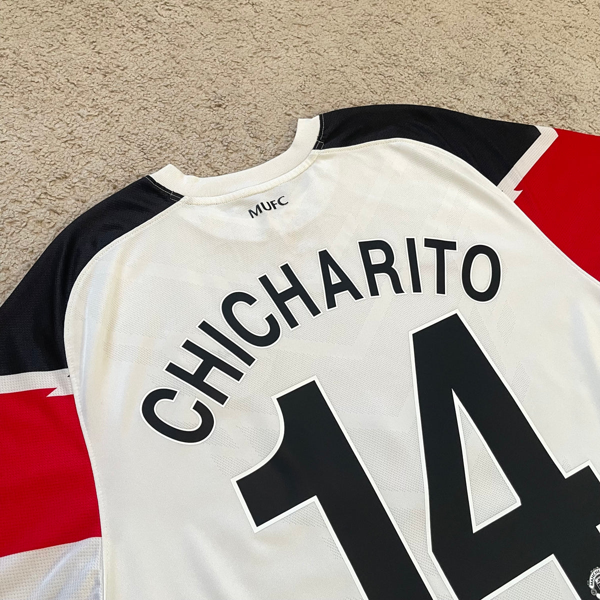 Manchester United 2010/11 away x Chicharito Hernandez #14 (L)