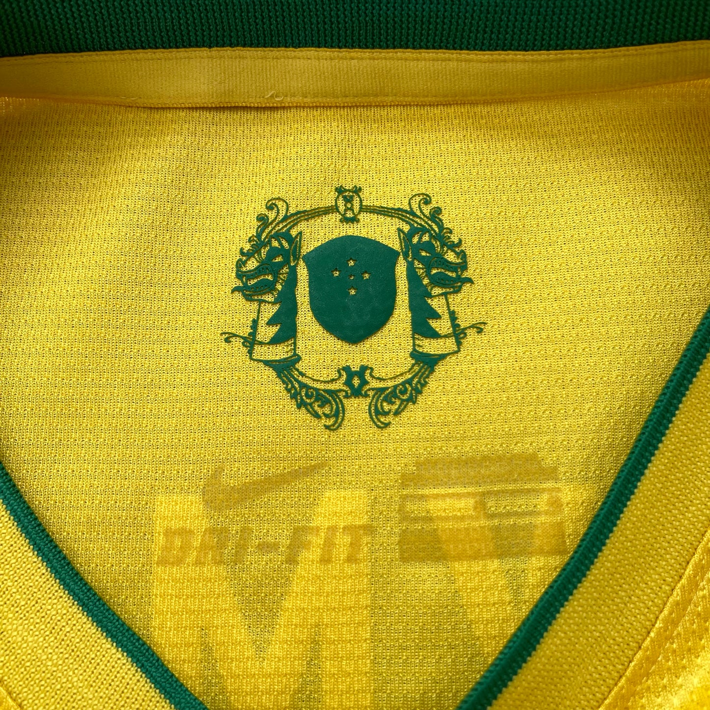 Brazil 2012/13 home x Neymar #11 (L)