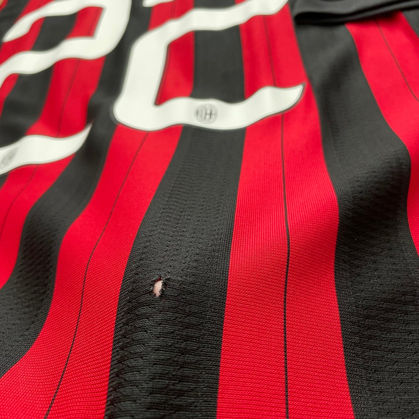 AC Milan 2013/14 home x Kaka' #22 (L) *has some tiny holes