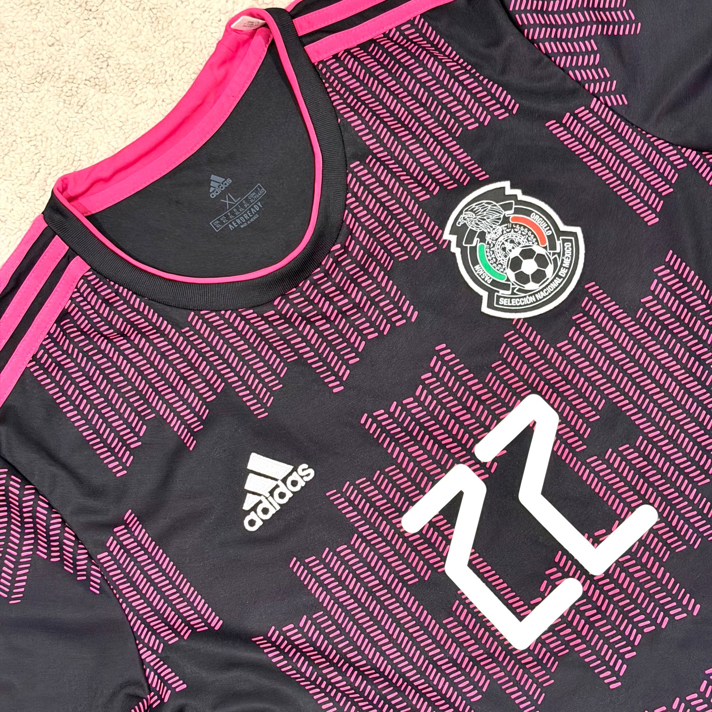 Mexico 2020/21 home x Chucky Lozano #22 (XL)