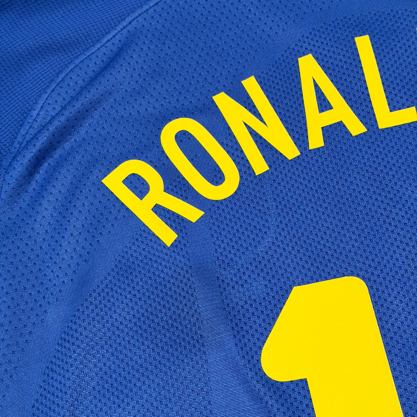 Brazil 2008/2009/2010 away x Ronaldinho #10 (L)