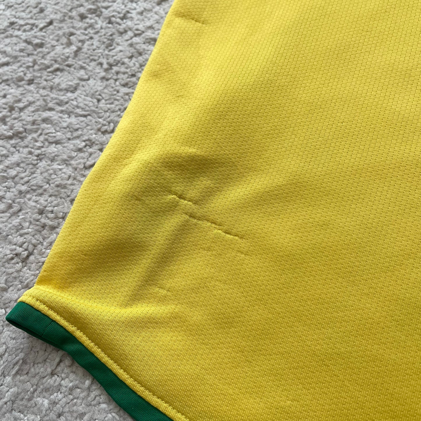 Brazil 2008/2009/2010 home x Ronaldinho #10 (XL) *has some tiny holes