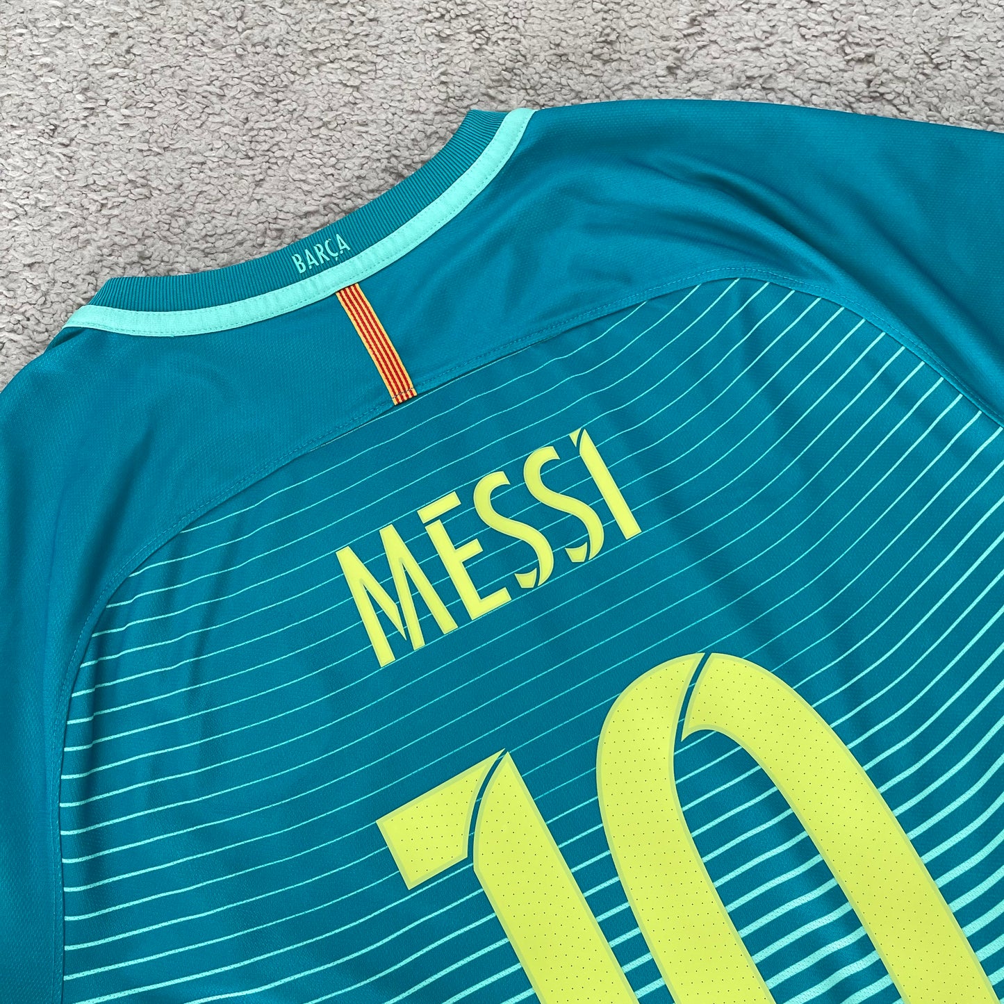Barcelona 2016/17 third x Messi #10 (M)